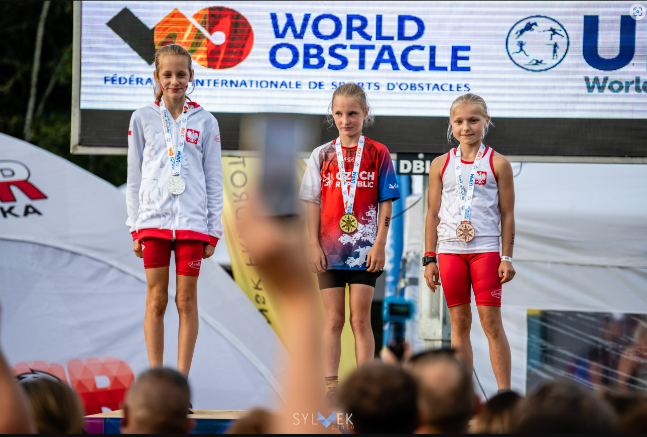 zawodniczki na podium